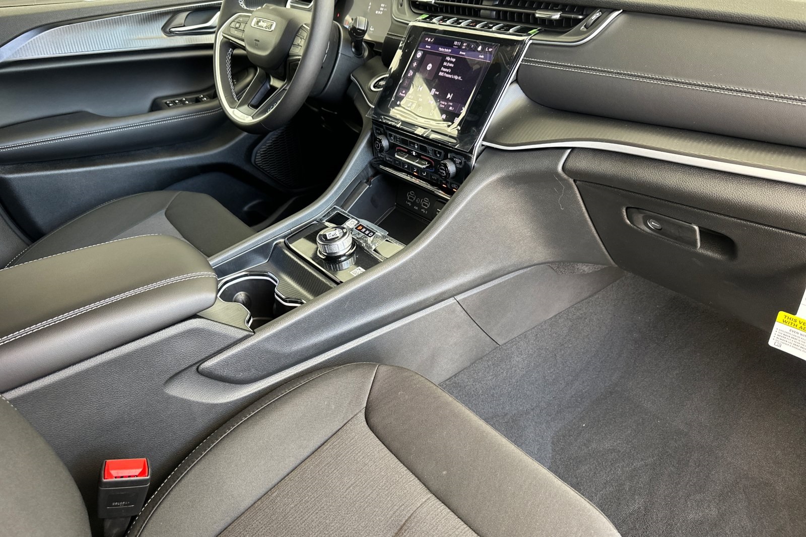 2025 Jeep Grand Cherokee Laredo photo 16