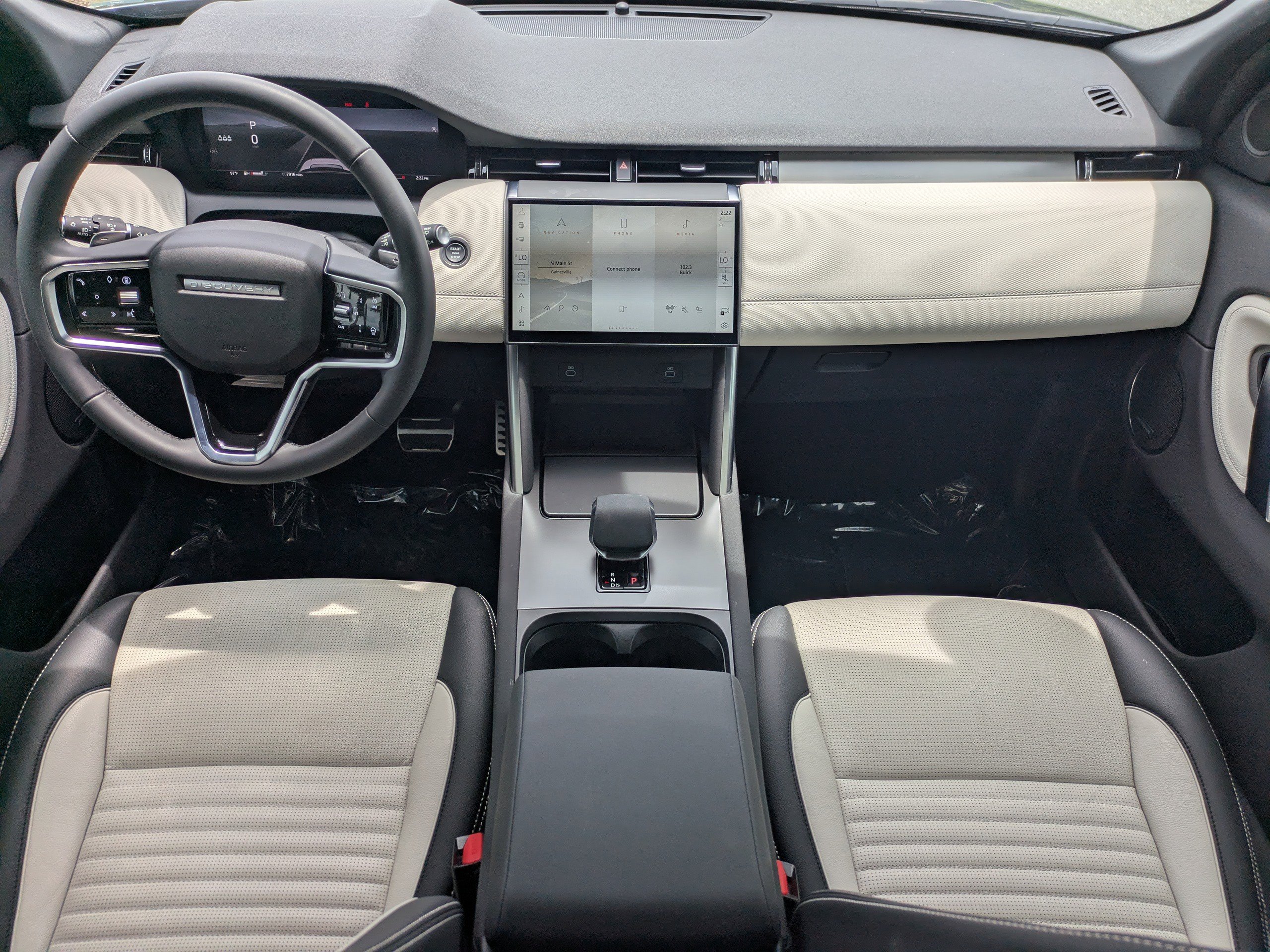 2024 Land Rover Discovery Sport Dynamic SE photo 3