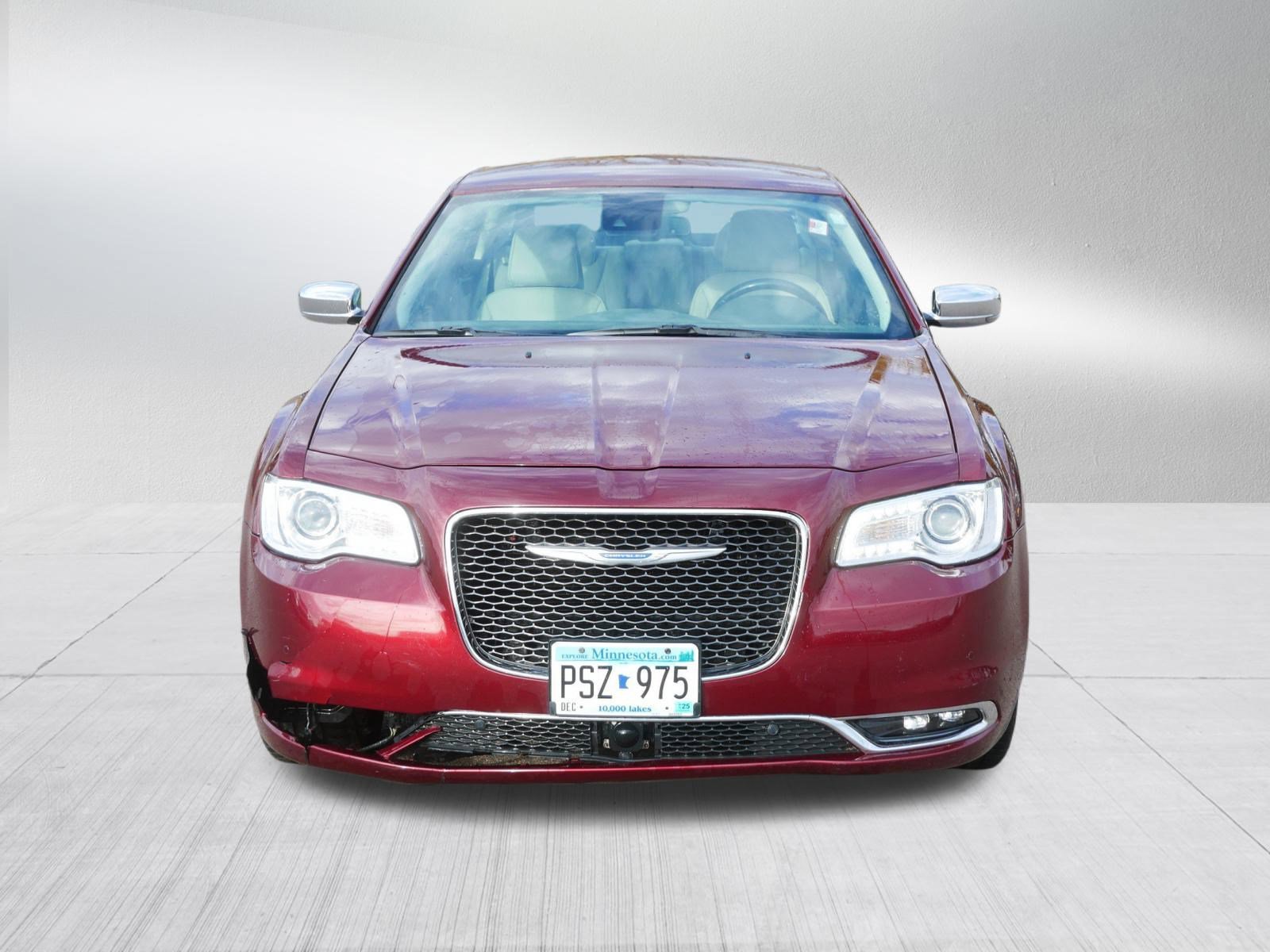 2018 Chrysler 300 Limited photo 2