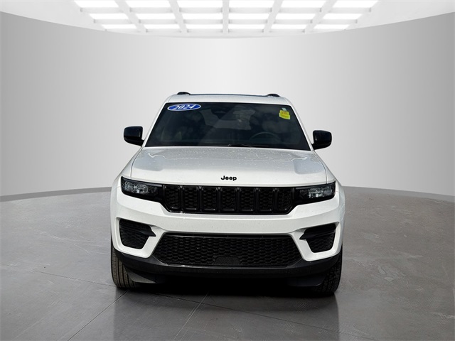 2024 Jeep Grand Cherokee Altitude X photo 2