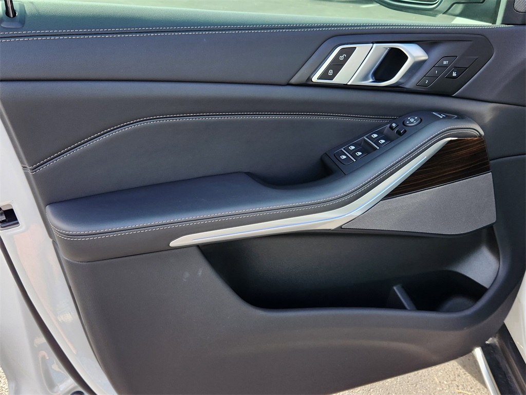 2025 Bmw X5 xDrive40i photo 3