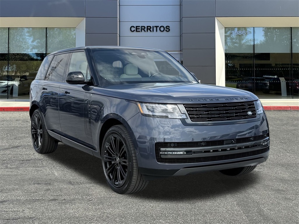 2025 Land Rover Range Rover SE photo 3