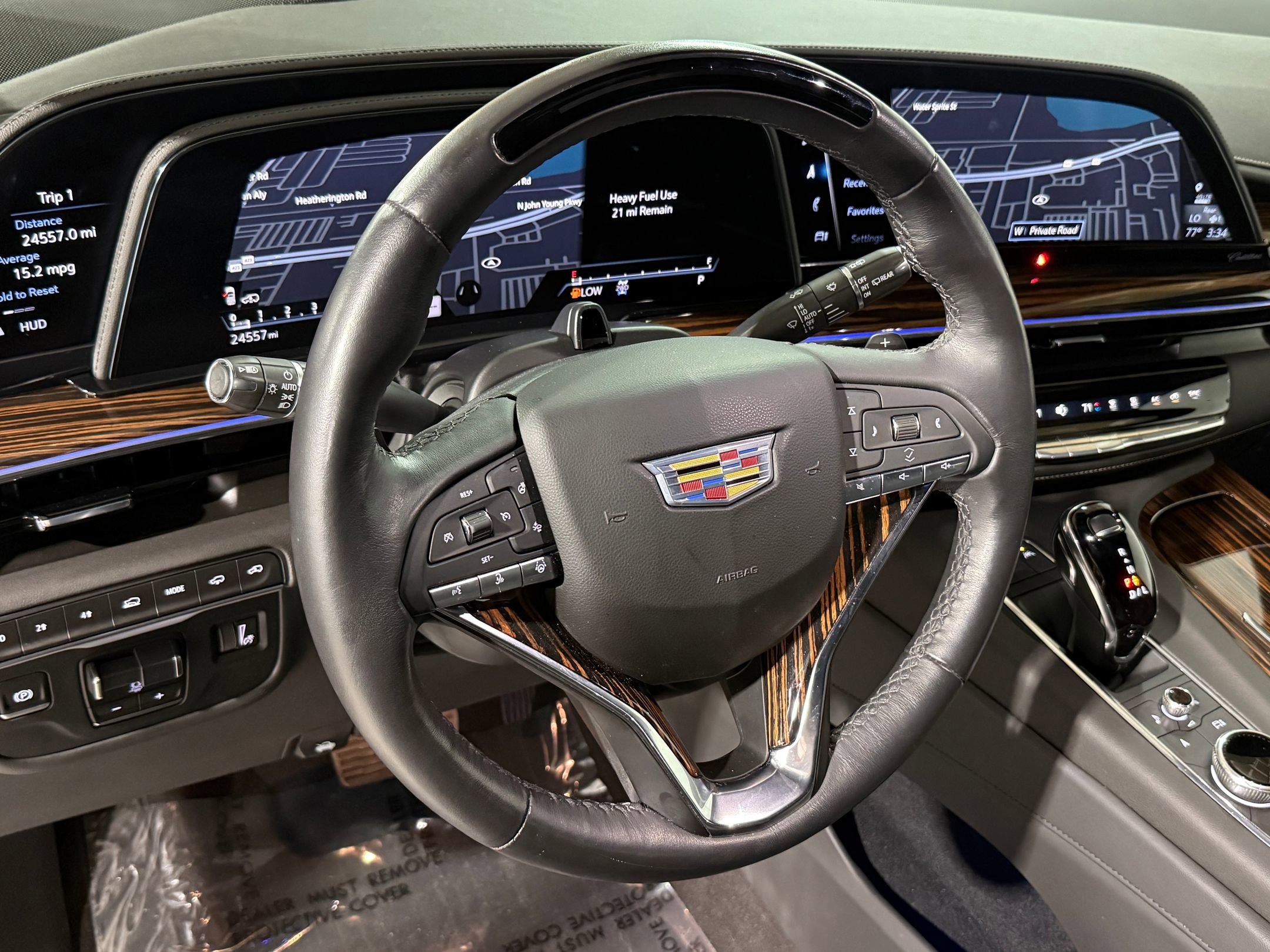 2024 Cadillac Escalade Premium Luxury photo 4