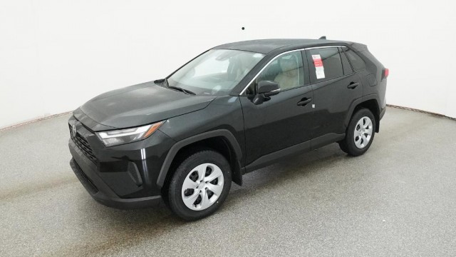 2025 Toyota RAV4 LE's photo