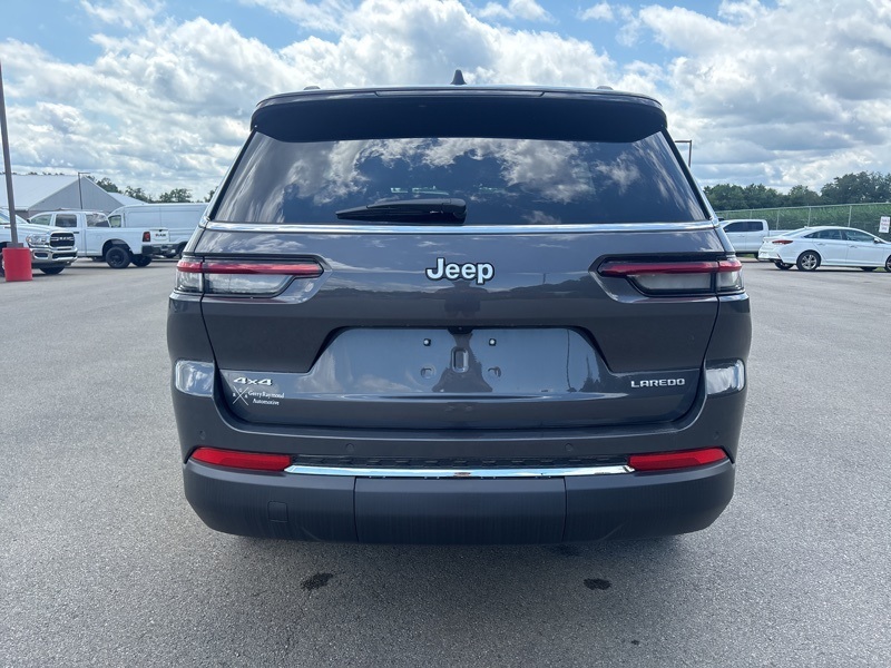 2025 Jeep Grand Cherokee Laredo X photo 4