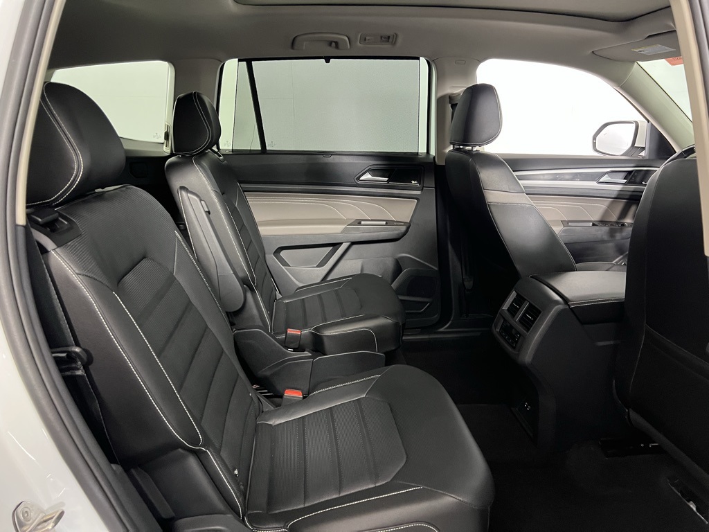 2023 Volkswagen Atlas V6 SEL Premium R-Line photo 29