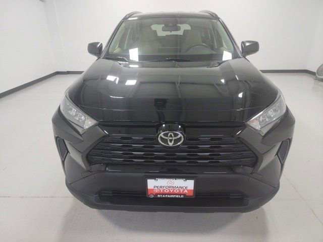 2020 Toyota RAV4 LE photo 2