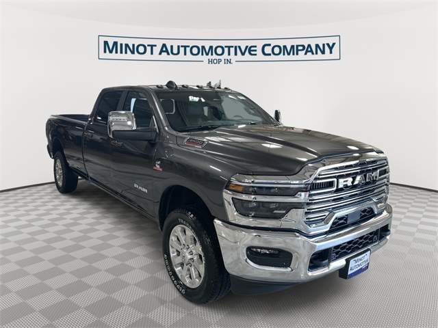 2026 RAM Ram 3500 Pickup Laramie's photo