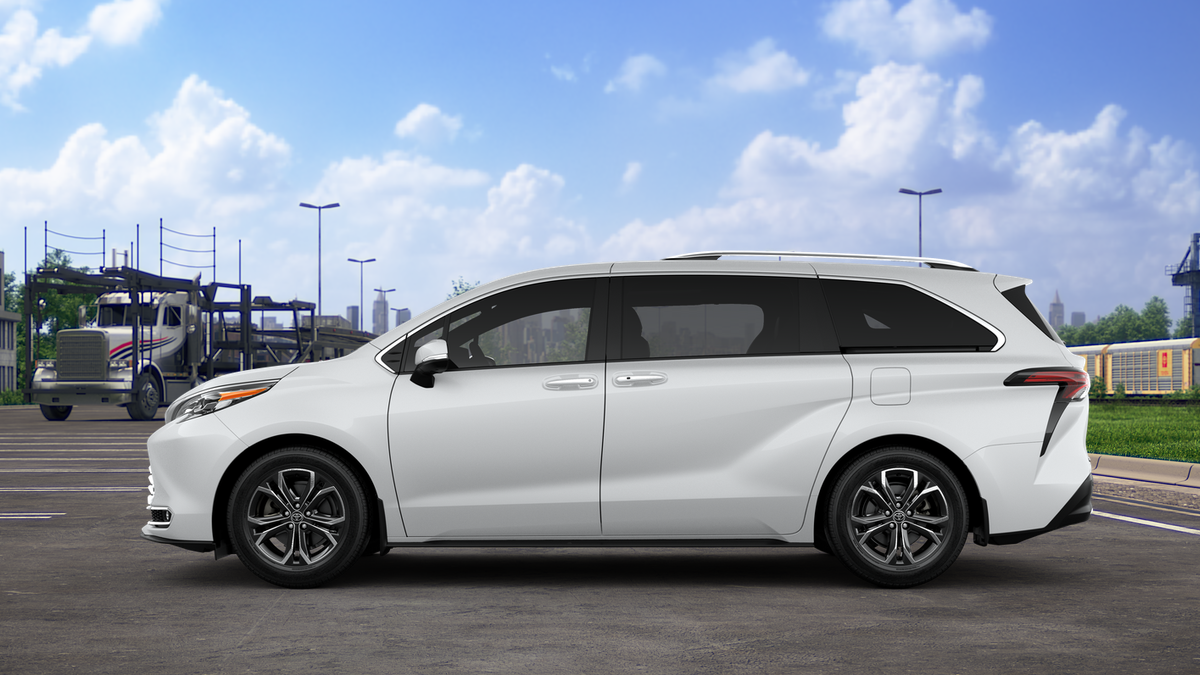 2025 Toyota Sienna Platinum photo 4