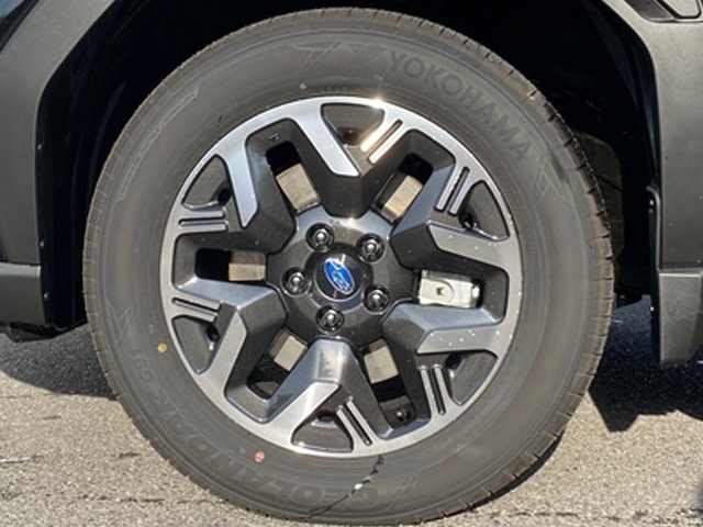 2025 Subaru Forester Premium photo 17