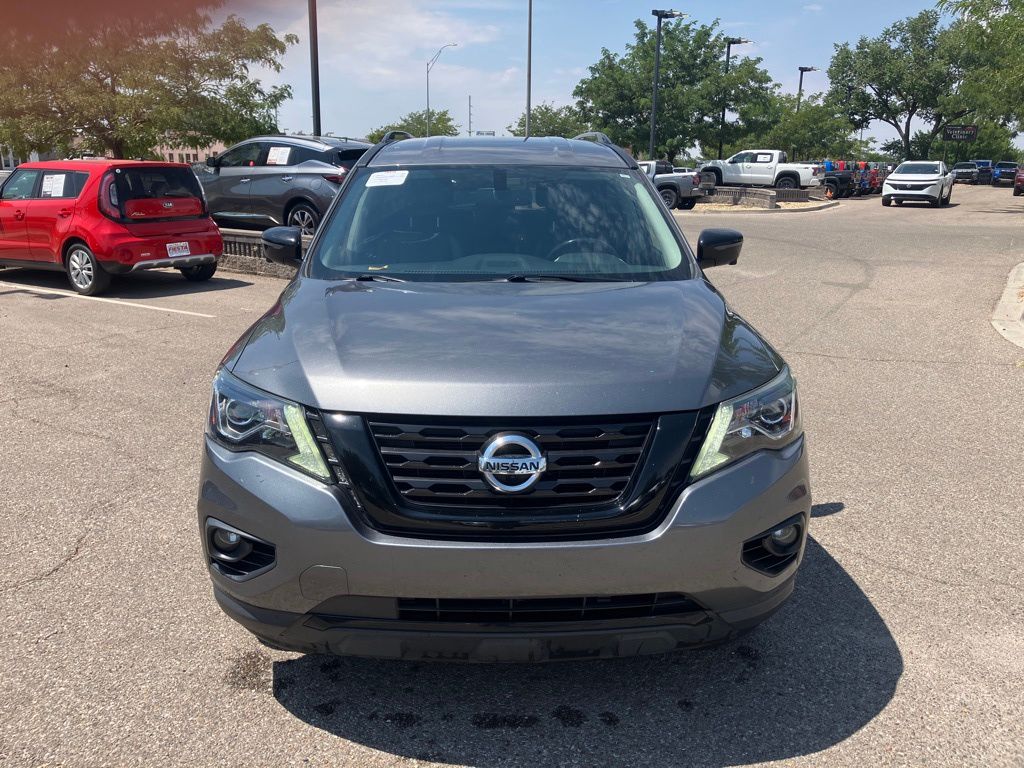 2018 Nissan Pathfinder SL photo 2