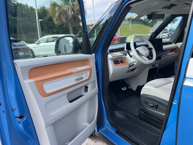 2025 Volkswagen ID. Buzz photo 3