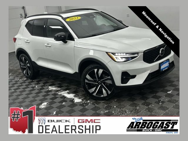 2023 Volvo XC40 Plus's photo