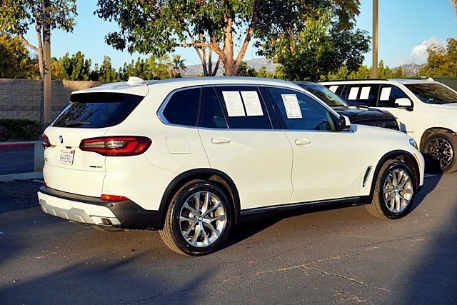 Used 2020 White BMW sDrive40i image 7