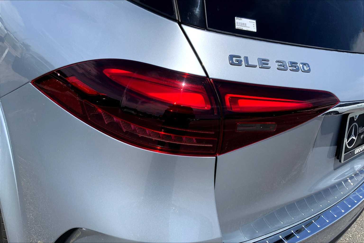 2025 Mercedes Benz GLE 350 4MATIC photo 3