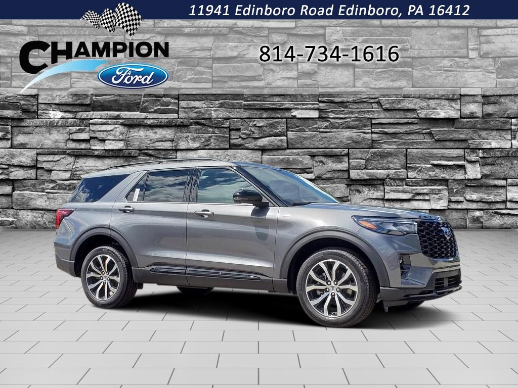 2025 Ford Explorer ST-LINE's photo