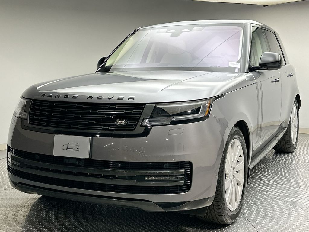 2023 Land Rover Range Rover SE's photo