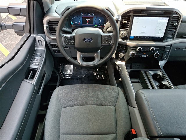 2025 Ford F-150 XLT photo 12