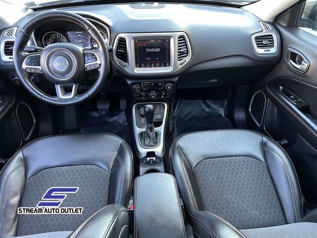 2018 Jeep Compass Latitude photo 12