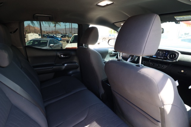 2017 Toyota Tacoma SR5 photo 15