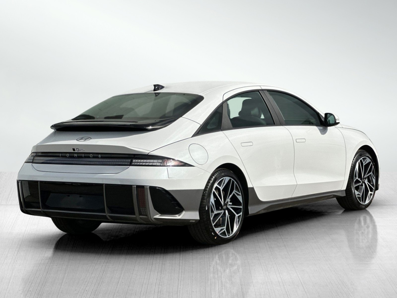 2025 Hyundai Ioniq 6 SEL photo 4