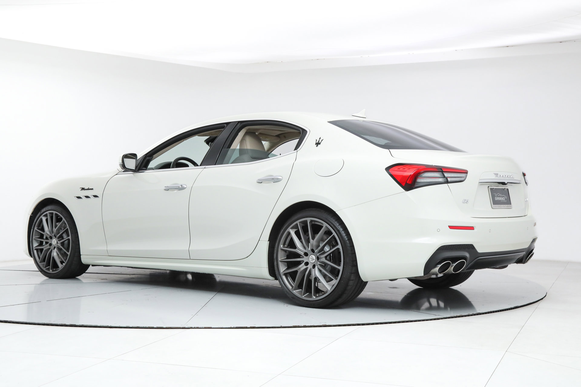 2022 Maserati Ghibli Modena Q4 photo 2