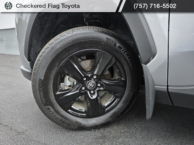 2024 Toyota RAV4 Hybrid XLE photo 8