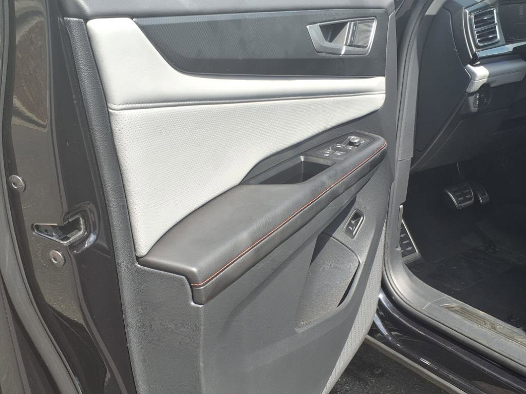 2024 Volkswagen Atlas Peak Edition SEL photo 4