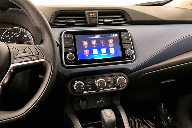 2025 Nissan Versa 1.6 SV photo 7