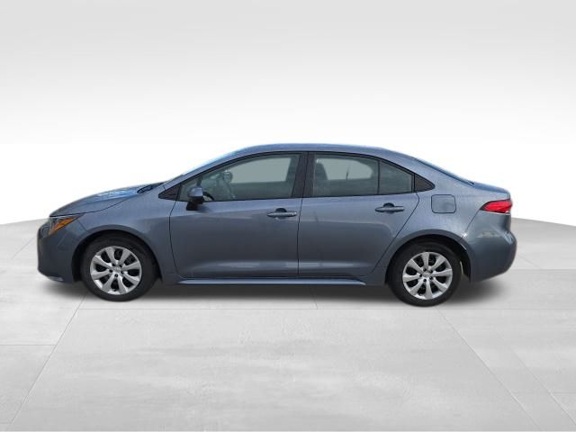 2024 Toyota Corolla LE photo 2