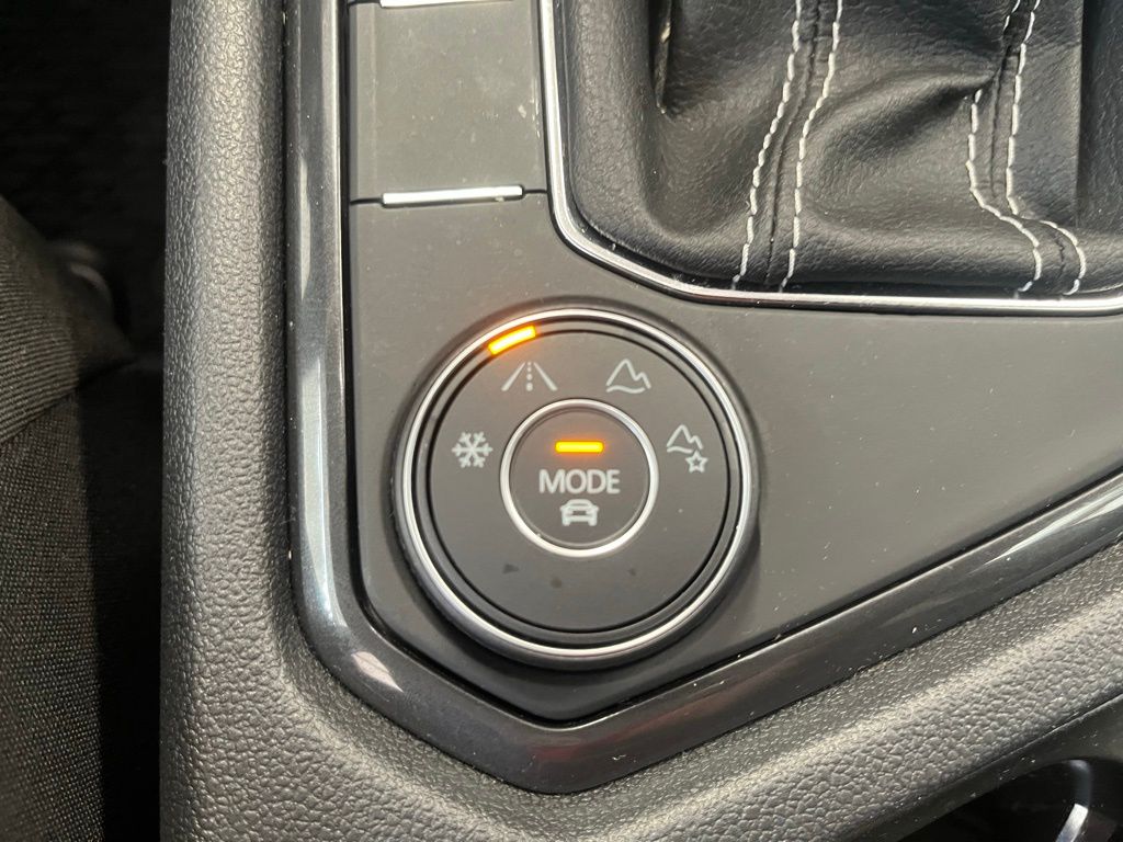 2022 Volkswagen Tiguan S photo 14