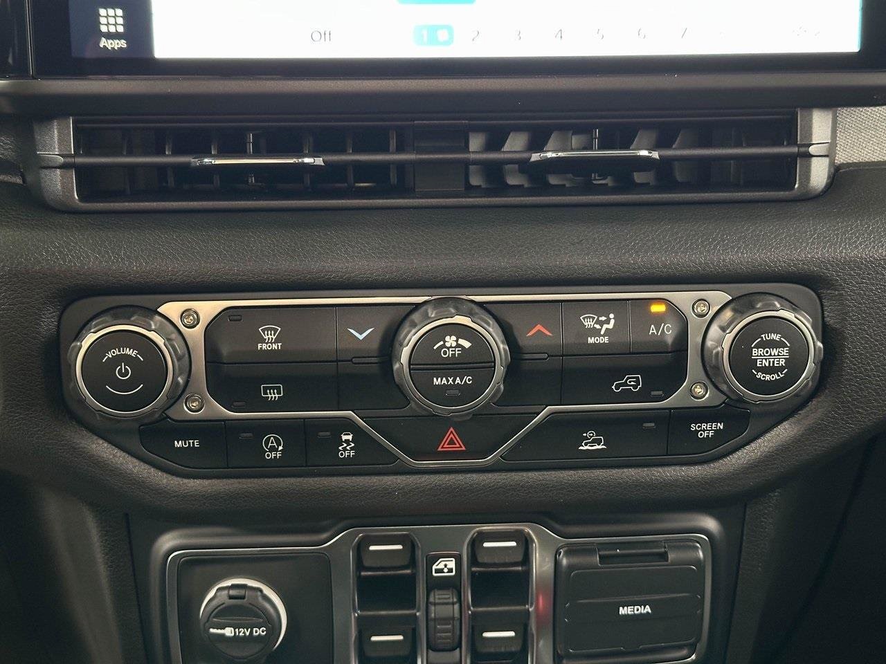 2025 Jeep Gladiator Sport S photo 12