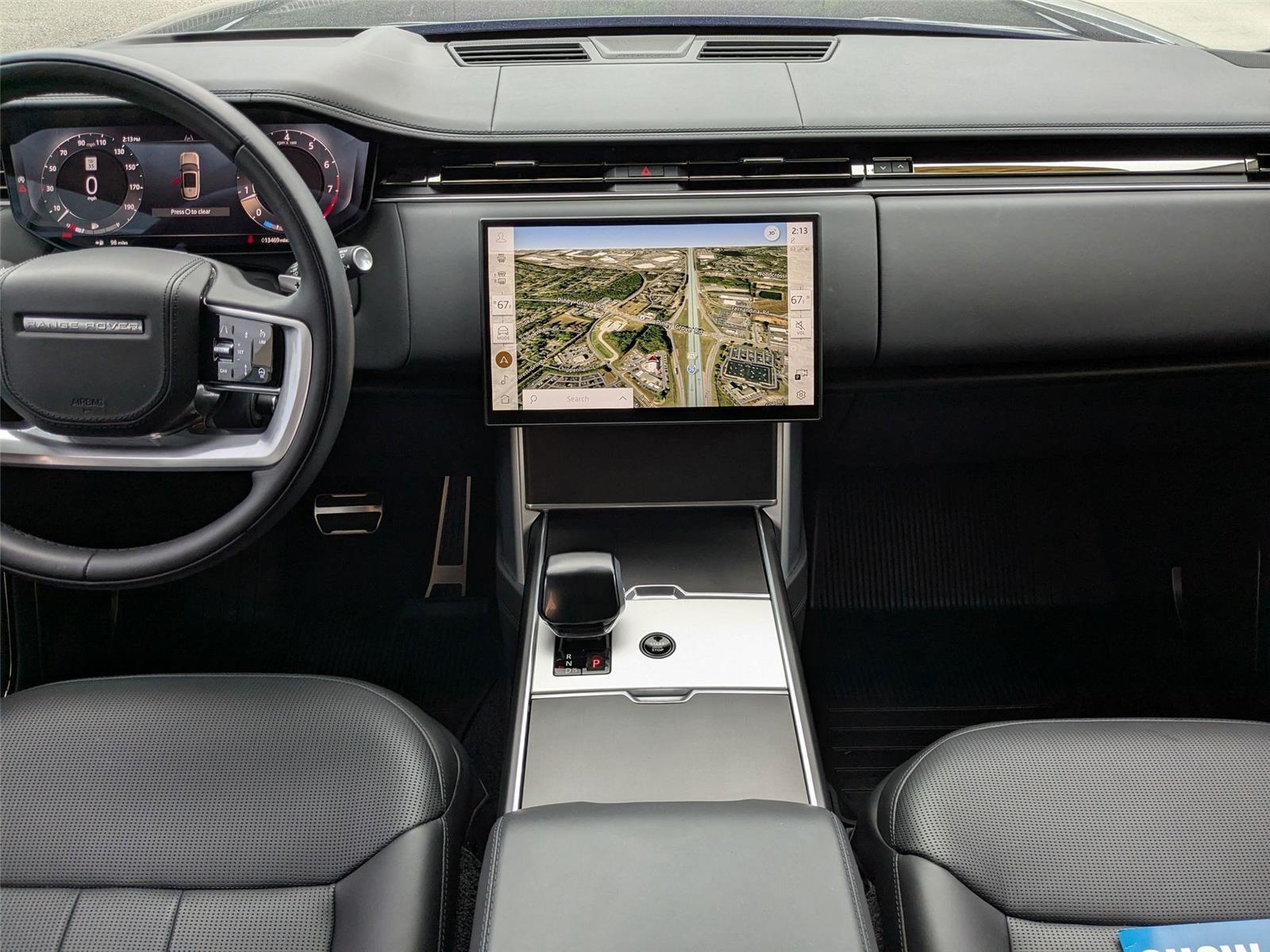 2024 Land Rover Range Rover SV photo 25