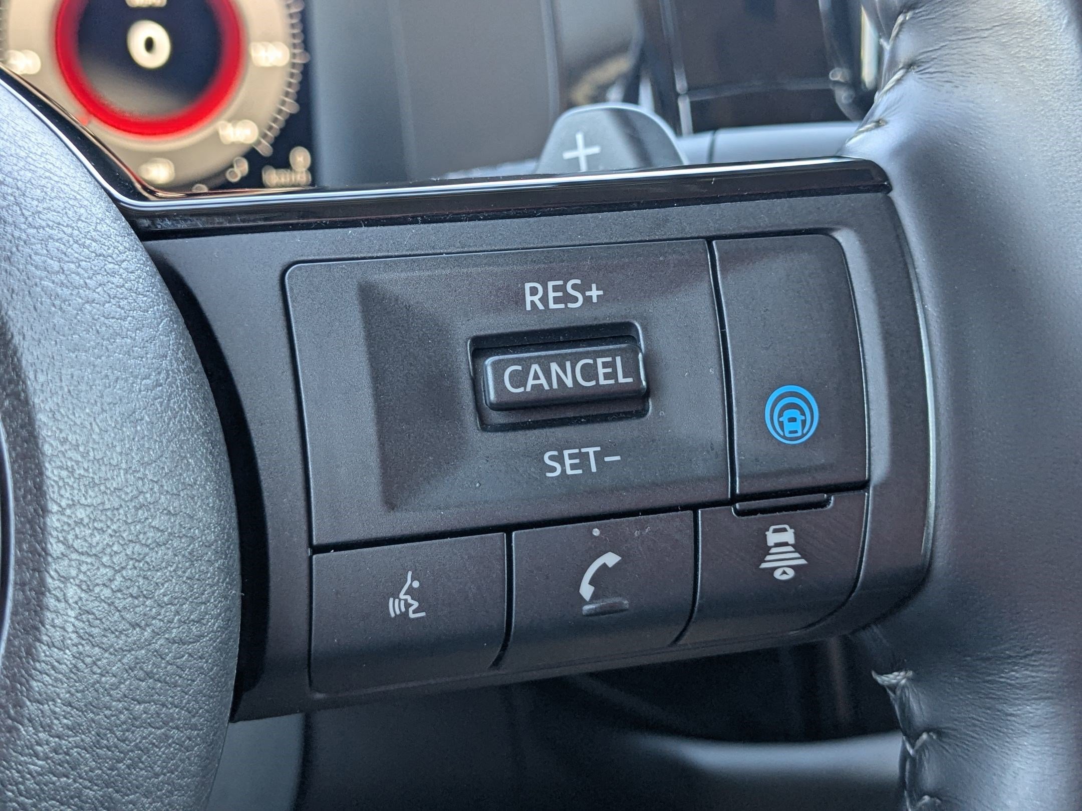 2023 Nissan Pathfinder Platinum photo 17