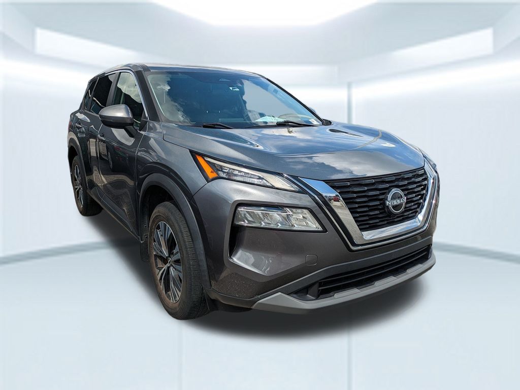 2022 Nissan Rogue SV photo 2