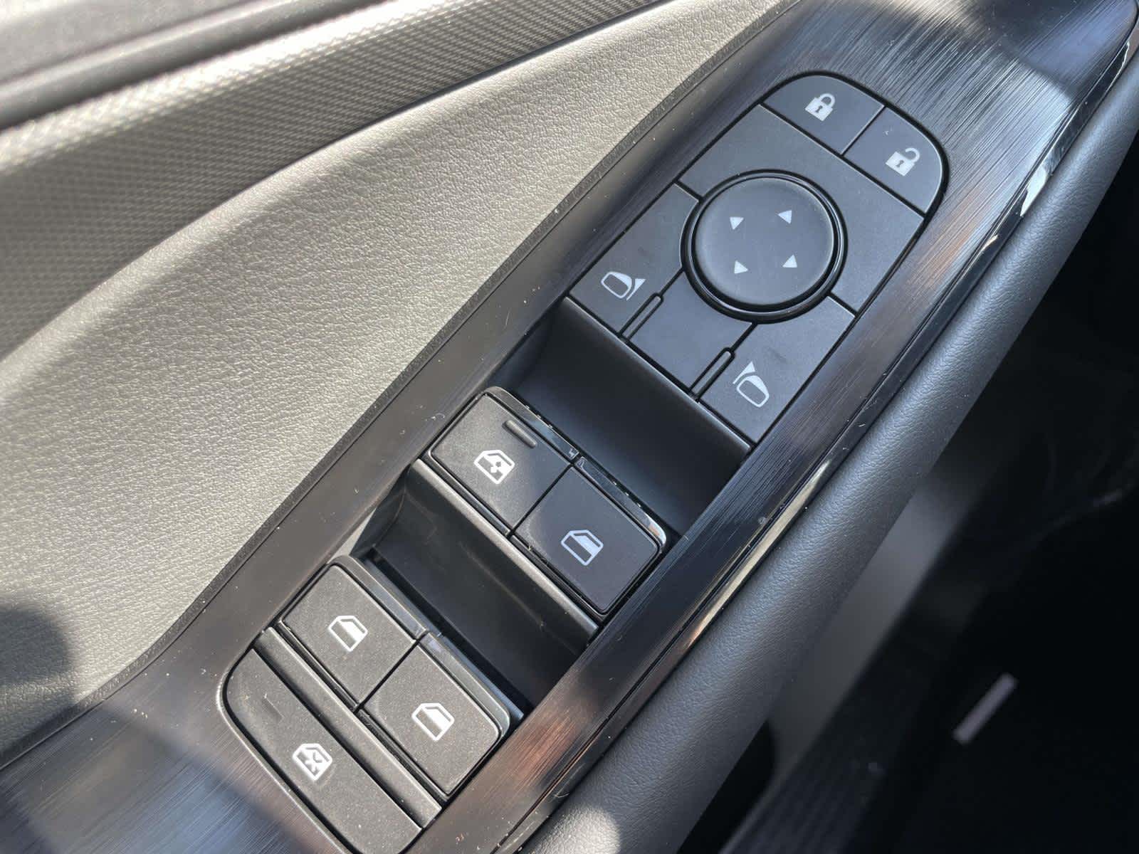 2026 Nissan Rogue S photo 23