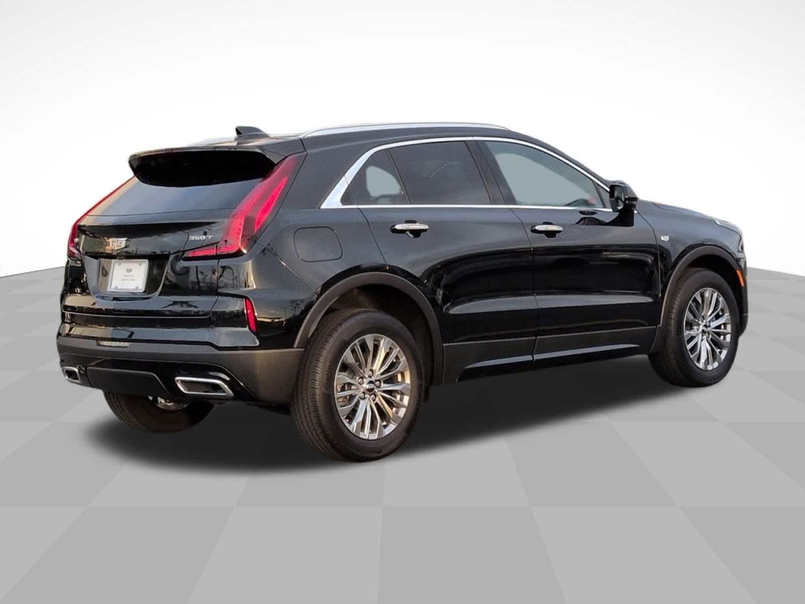2025 Cadillac XT4 Premium Luxury photo 4