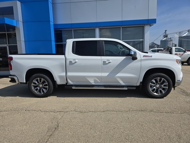 2025 Chevrolet Silverado 1500 LT photo 2