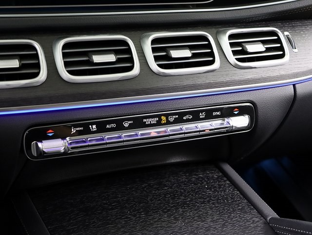 2026 Mercedes Benz GLS 450 4MATIC photo 24