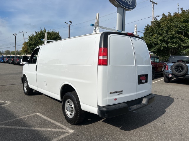 2016 Chevrolet Express 2500 Work Van photo 3