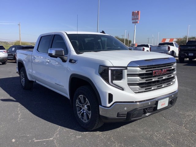 2026 GMC Sierra 1500 SLE's photo