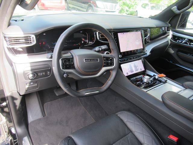 2023 Jeep Grand Wagoneer III photo 28