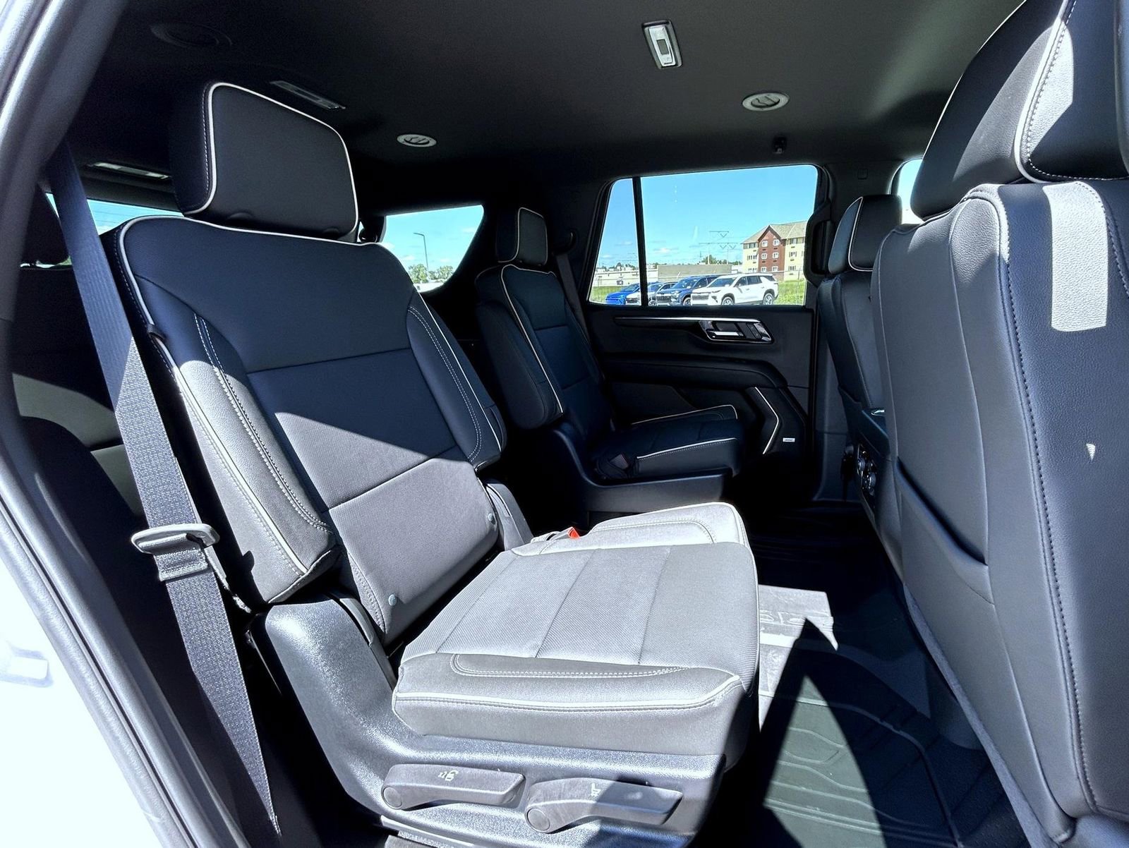 2025 Chevrolet Tahoe Premier photo 17
