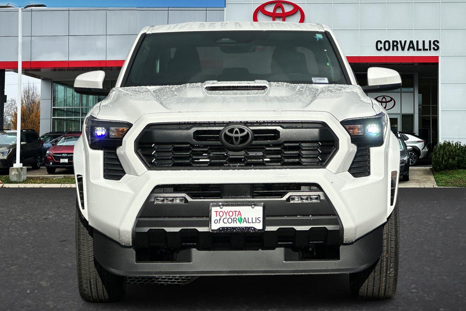 2025 Toyota Tacoma TRD Sport Double Cab photo 2