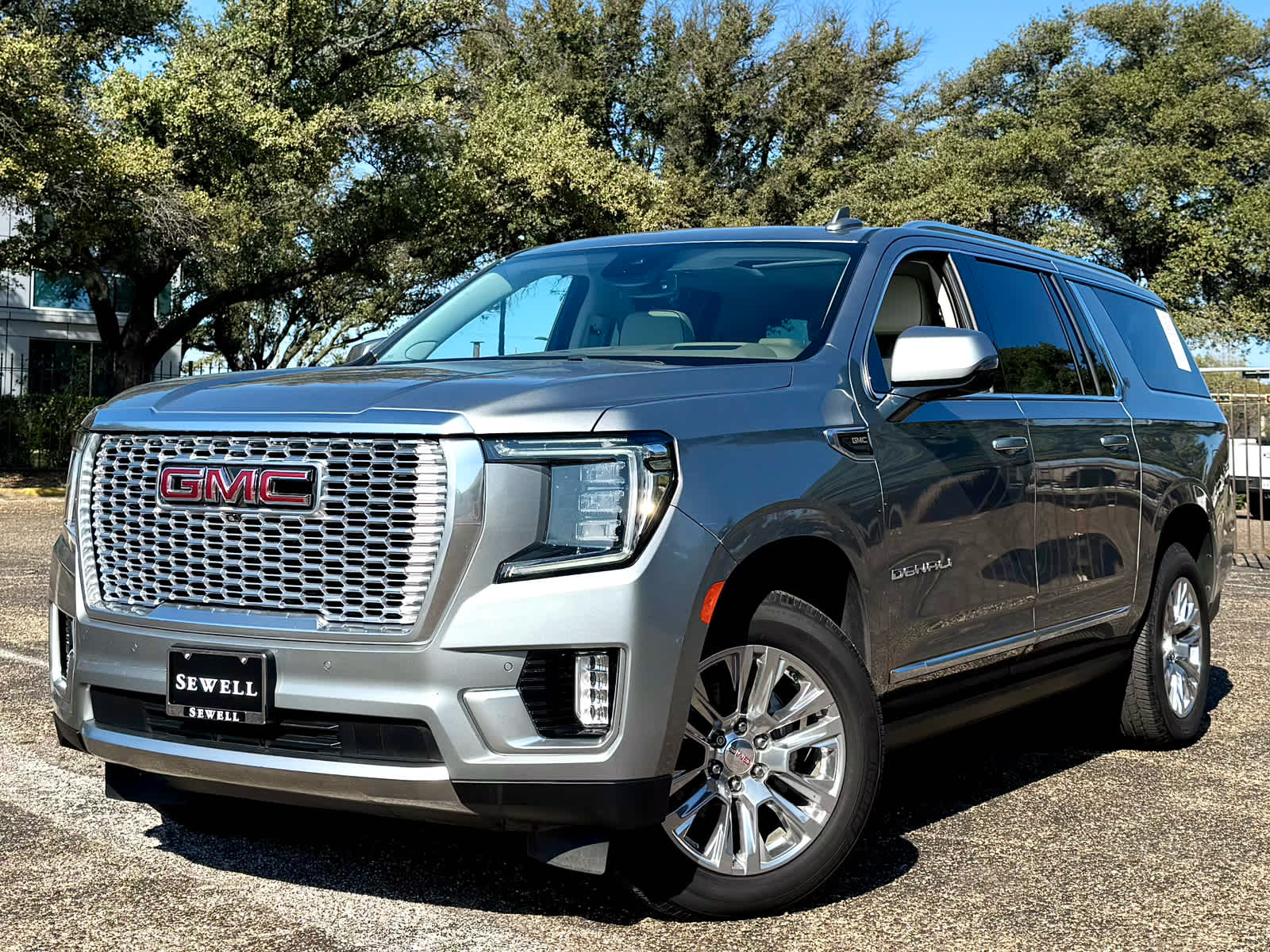 2023 GMC Yukon XL Denali's photo