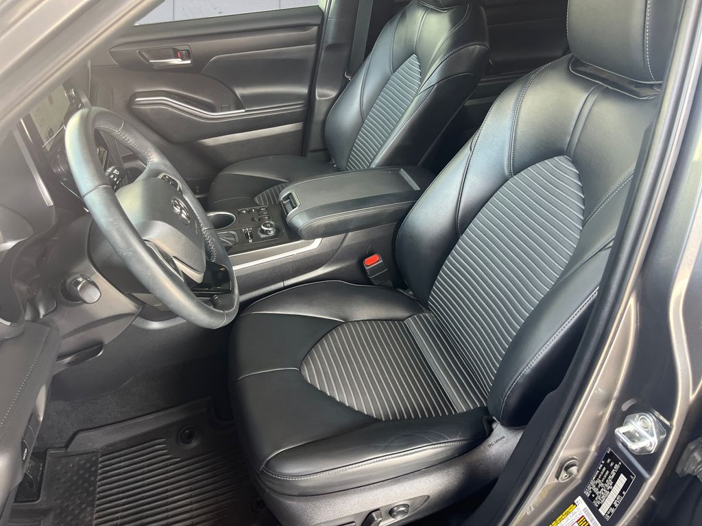 2023 Toyota Highlander XSE photo 8