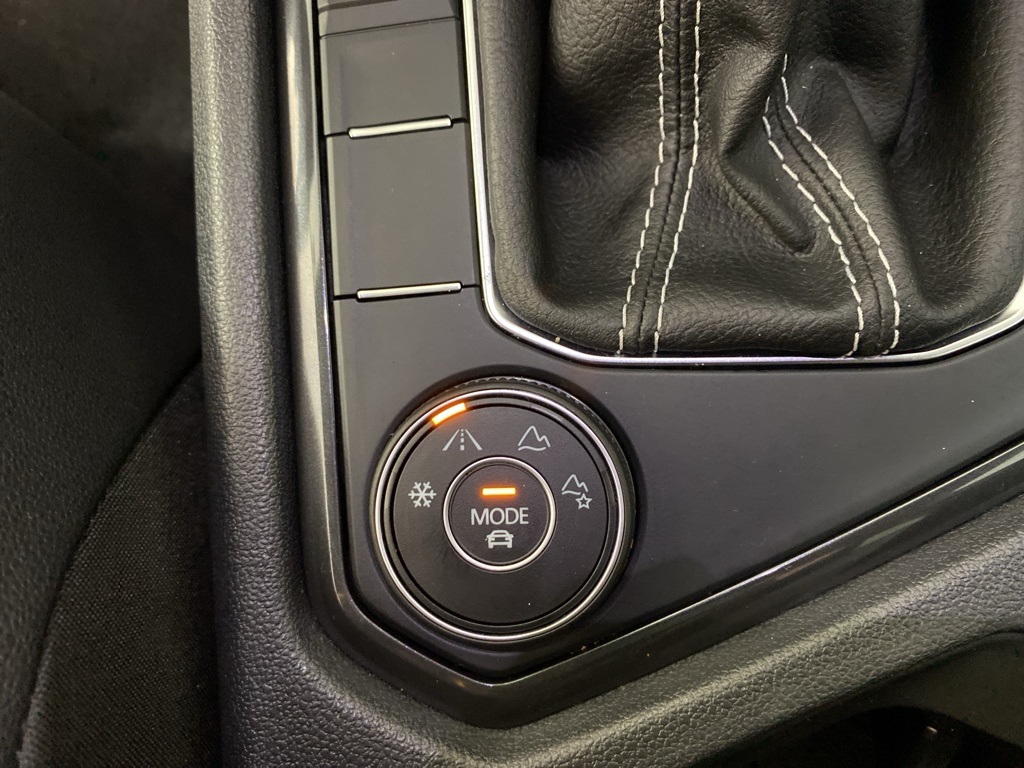 2023 Volkswagen Tiguan SE R-Line Black photo 12
