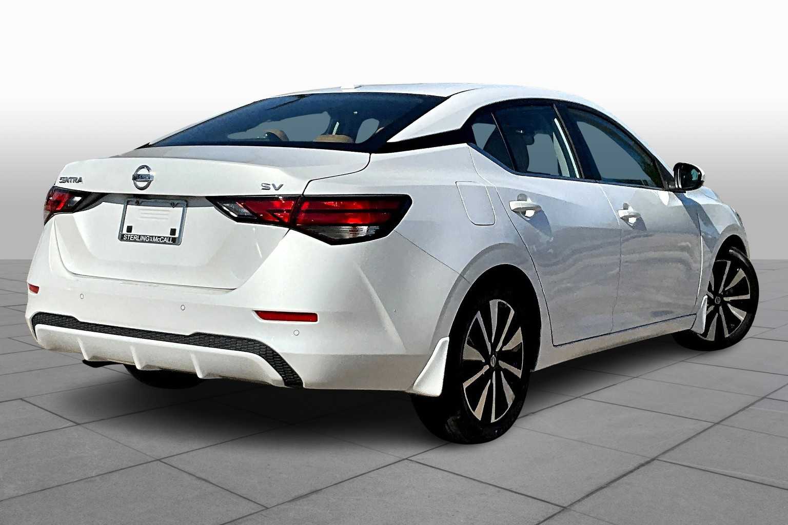 2022 Nissan Sentra SV photo 11