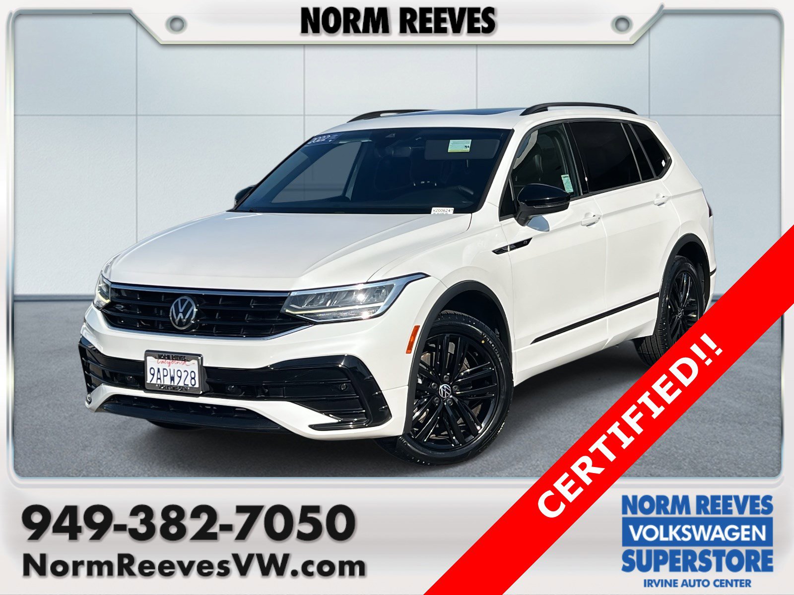 2022 Volkswagen Tiguan SE R-LINE BLACK's photo