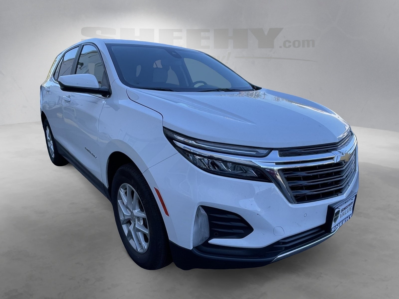 2023 Chevrolet Equinox LT photo 2